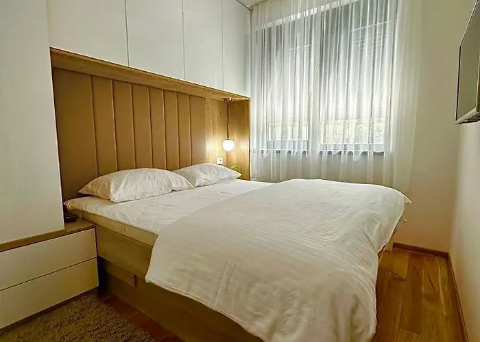 Zlatni Bor Ii Appartamento *